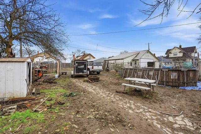 1213 W Maxwell Ave, Spokane, WA 99201