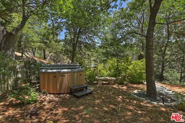 28805 North Shore Road, Lake Arrowhead, CA 92352