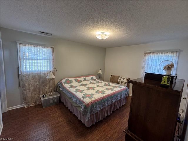 3867 Yarbrough Avenue, Winston-salem, NC 27106