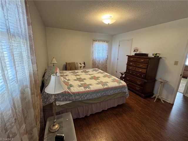 3867 Yarbrough Avenue, Winston-salem, NC 27106