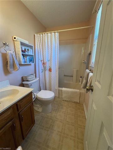 3867 Yarbrough Avenue, Winston-salem, NC 27106