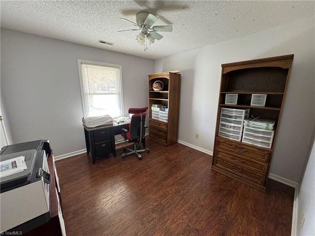 3867 Yarbrough Avenue, Winston-salem, NC 27106