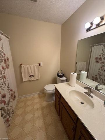 3867 Yarbrough Avenue, Winston-salem, NC 27106