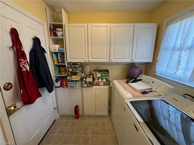 3867 Yarbrough Avenue, Winston-salem, NC 27106