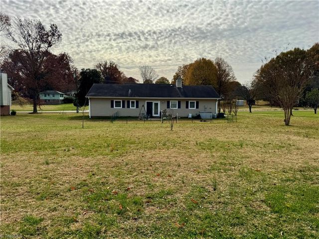 3867 Yarbrough Avenue, Winston-salem, NC 27106