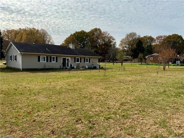 3867 Yarbrough Avenue, Winston-salem, NC 27106