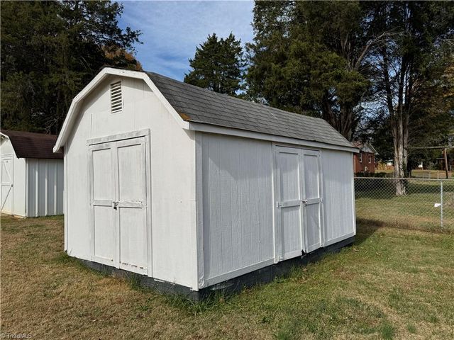 3867 Yarbrough Avenue, Winston-salem, NC 27106