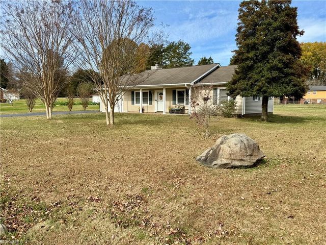 3867 Yarbrough Avenue, Winston-salem, NC 27106