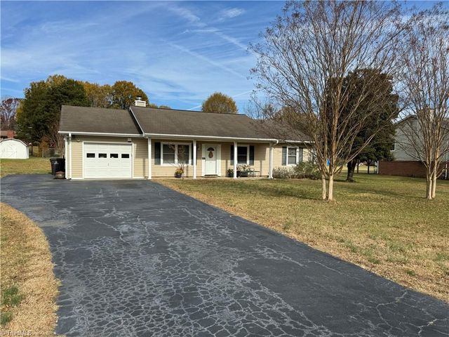 3867 Yarbrough Avenue, Winston-salem, NC 27106