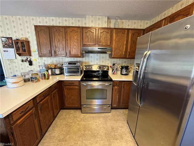 3867 Yarbrough Avenue, Winston-salem, NC 27106