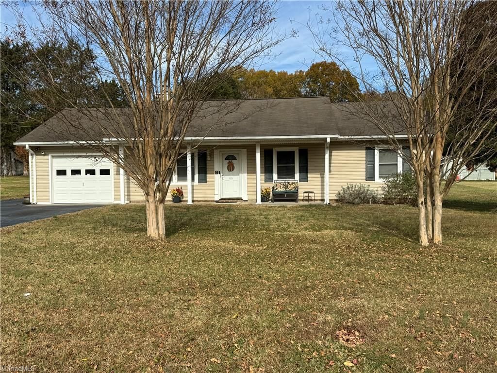 3867 Yarbrough Avenue, Winston-salem, NC 27106