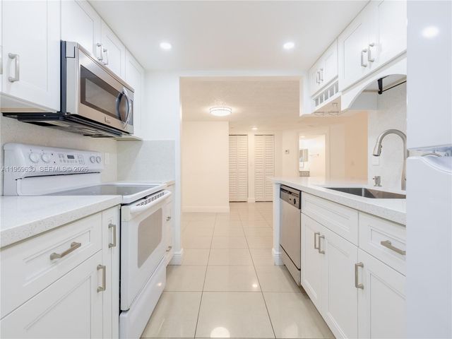 9955 Westview Dr 215, Coral Springs, FL 33076