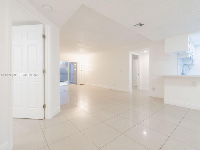 9955 Westview Dr 215, Coral Springs, FL 33076