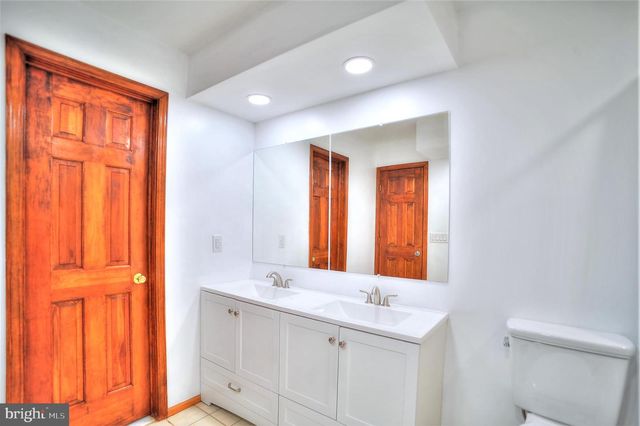 705 PRINCETON RD, Lanoka Harbor, NJ 08734