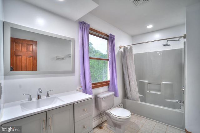 705 PRINCETON RD, Lanoka Harbor, NJ 08734