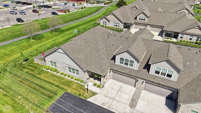 2307 Saddle Drive, Shelbyville, IN 46176