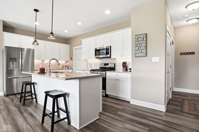 2307 Saddle Drive, Shelbyville, IN 46176
