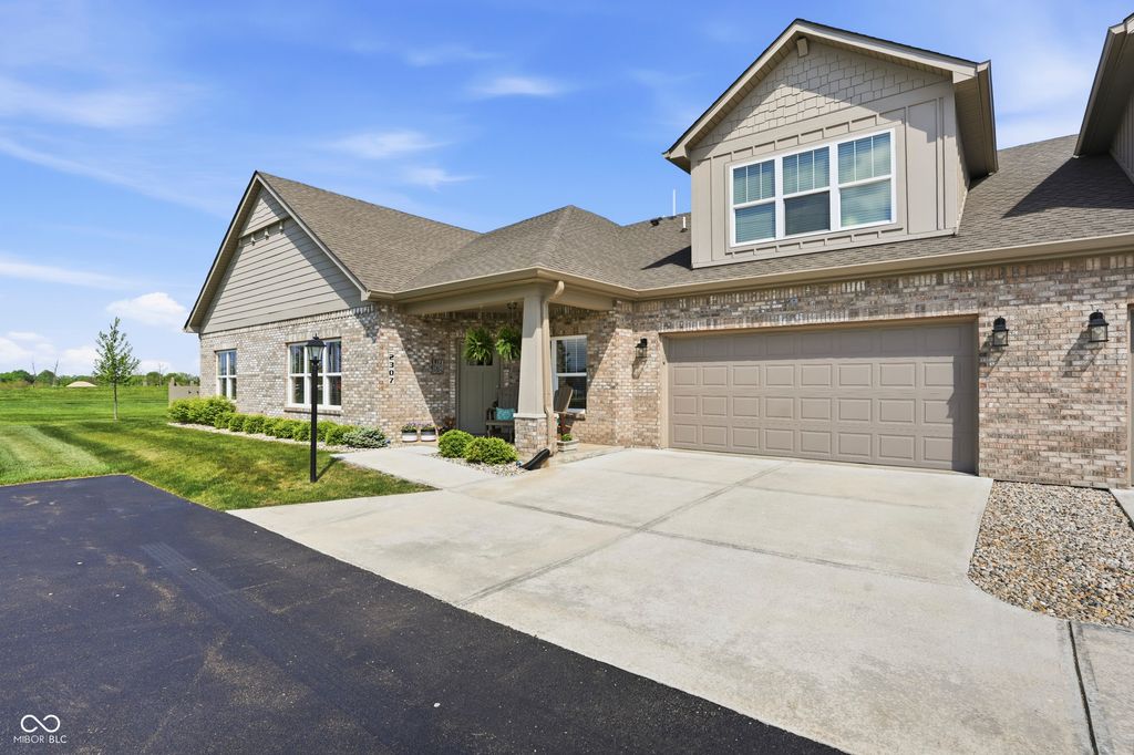 2307 Saddle Drive, Shelbyville, IN 46176