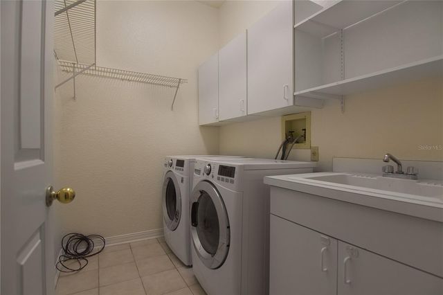7725 APPLE TREE CIRCLE, Orlando, FL 32819