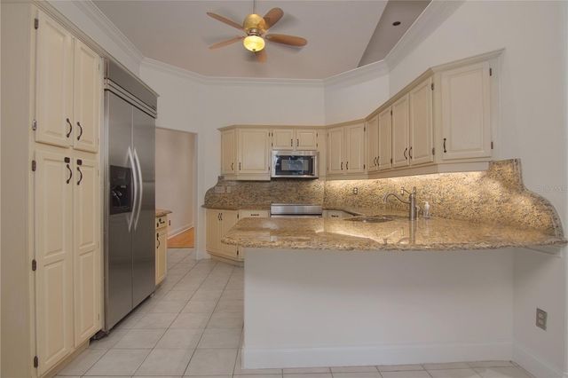 7725 APPLE TREE CIRCLE, Orlando, FL 32819