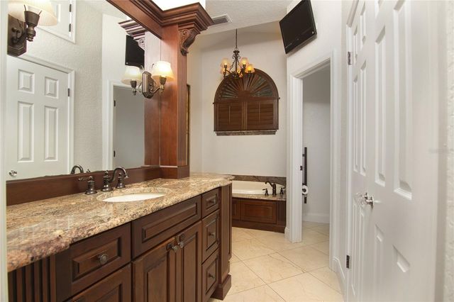 7725 APPLE TREE CIRCLE, Orlando, FL 32819