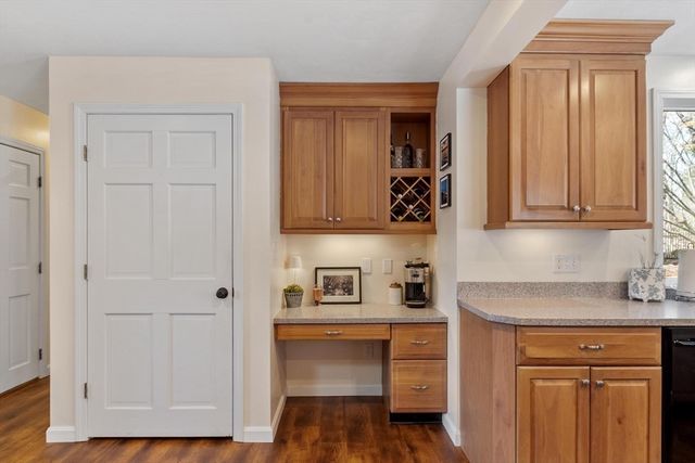 21 Potter Rd, Framingham, MA 01701