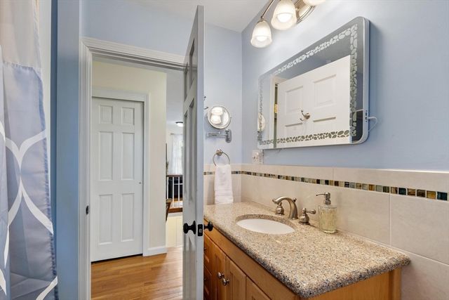 21 Potter Rd, Framingham, MA 01701