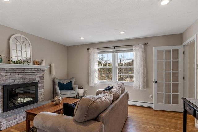 21 Potter Rd, Framingham, MA 01701