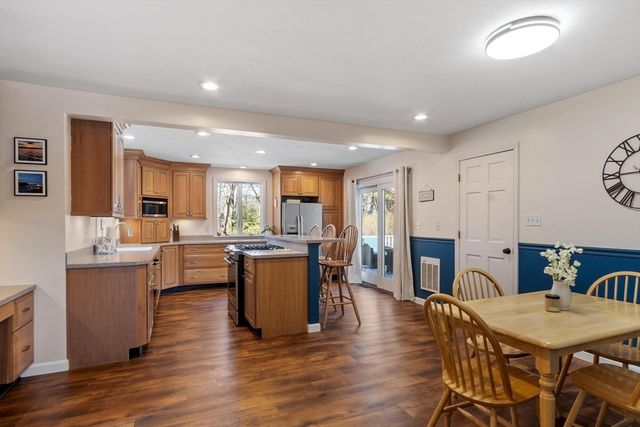 21 Potter Rd, Framingham, MA 01701