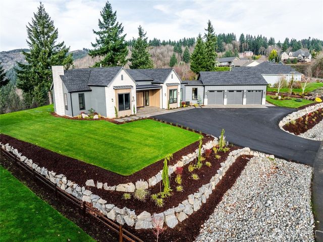 697 Sommerset Road, Woodland, WA 98674