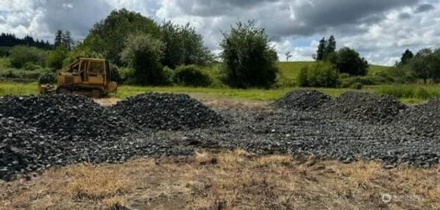 753 State Route 6, Raymond, WA 98577