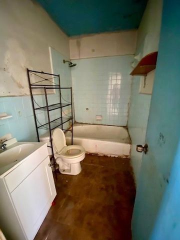 2411 67th Street, Galveston, TX 77551