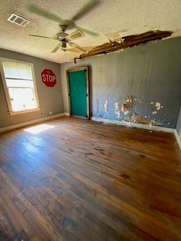 2411 67th Street, Galveston, TX 77551