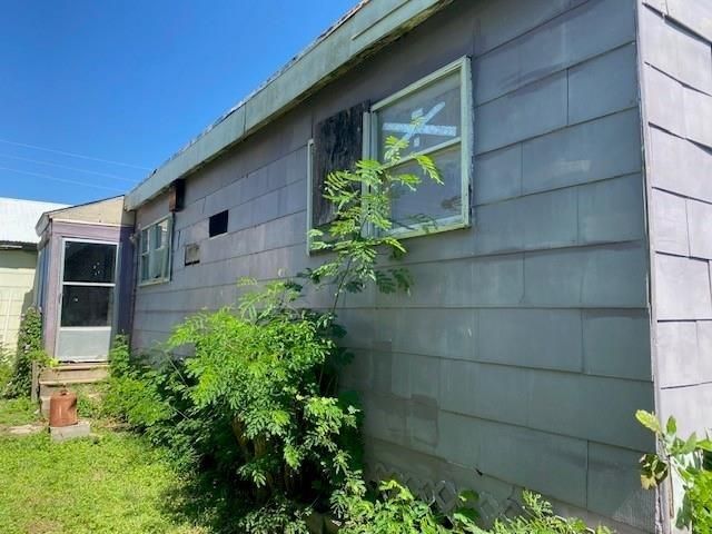 2411 67th Street, Galveston, TX 77551