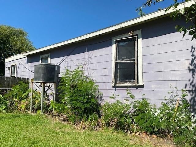 2411 67th Street, Galveston, TX 77551