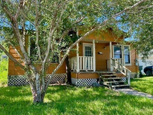 2411 67th Street, Galveston, TX 77551