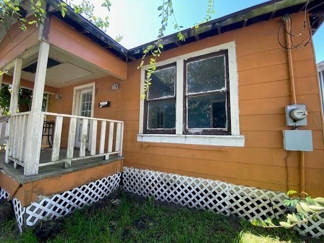 2411 67th Street, Galveston, TX 77551