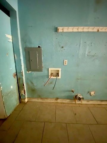 2411 67th Street, Galveston, TX 77551