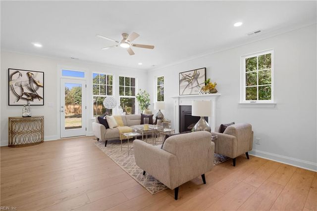 343 Ewell LN, Chesapeake, VA 23322