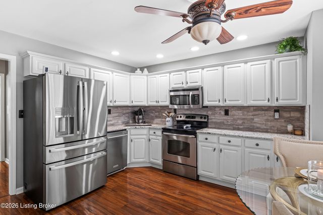 1310 Nightingale Ln, Goshen, KY 40026