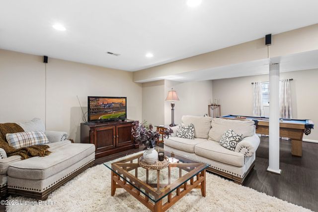 1310 Nightingale Ln, Goshen, KY 40026