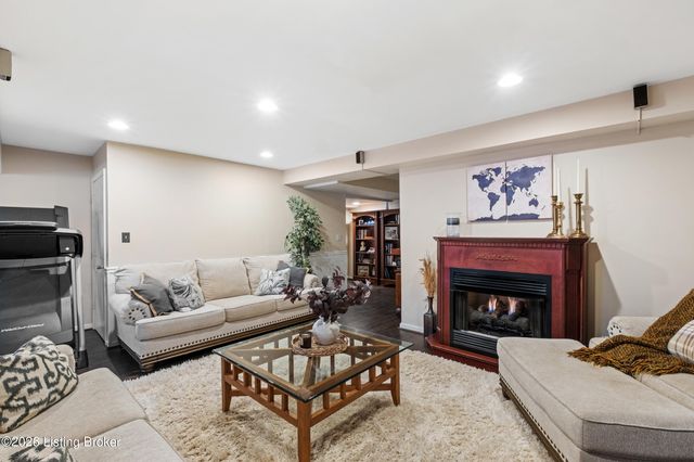 1310 Nightingale Ln, Goshen, KY 40026