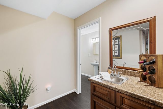 1310 Nightingale Ln, Goshen, KY 40026