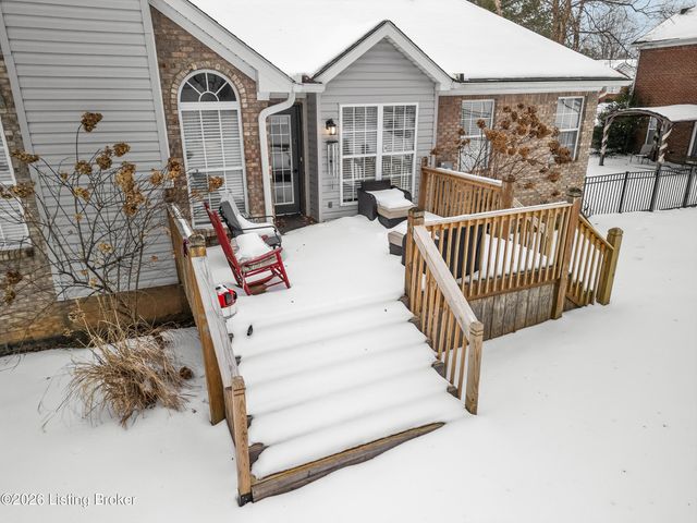 1310 Nightingale Ln, Goshen, KY 40026