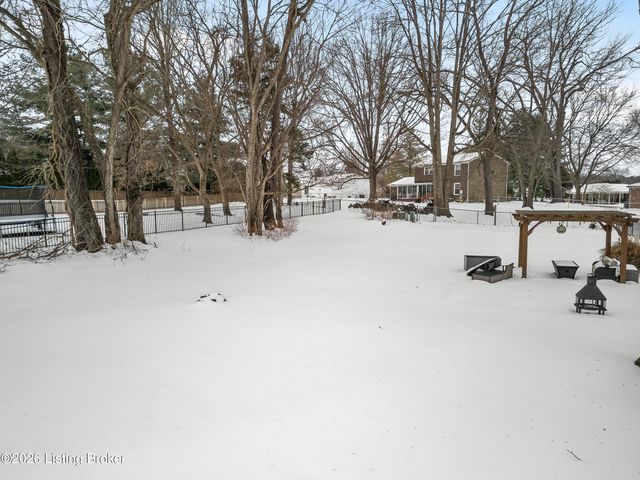 1310 Nightingale Ln, Goshen, KY 40026