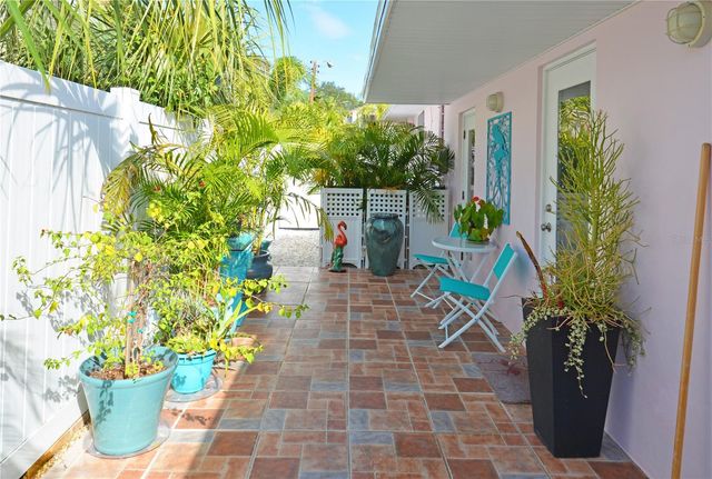 7020 MANGO AVENUE S, St Petersburg, FL 33707