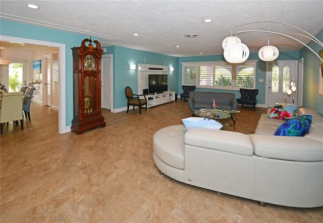 7020 MANGO AVENUE S, St Petersburg, FL 33707