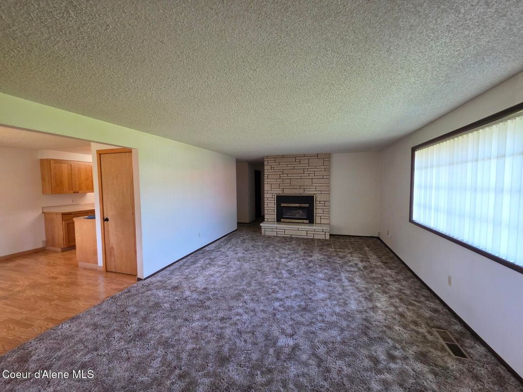 2341 N HONEYSUCKLE DR, Coeur d'Alene, ID 83814 photo 2