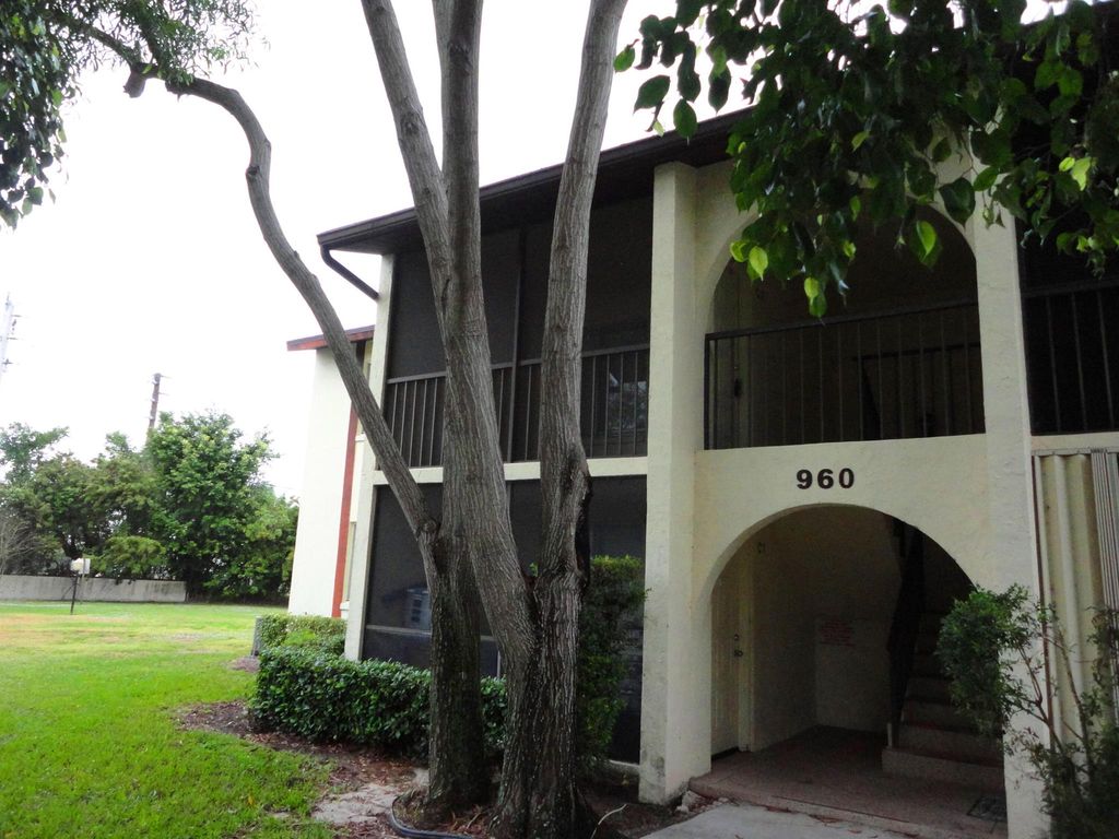 4717 Sable Pine Circle C2, West Palm Beach, FL 33417