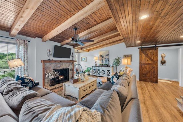 7463 Valley View Highway, Whitwell, TN 37397